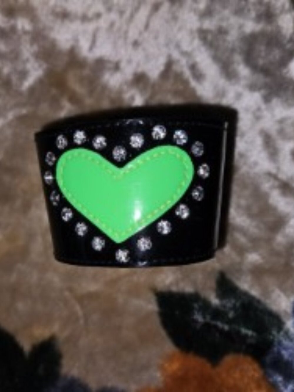 NWOT Neon/Lime Green Heart Cuff Bracelet Wrist Band Adjustable edc rhinestone